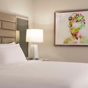 Deluxe King Room Pool View Hearing Access